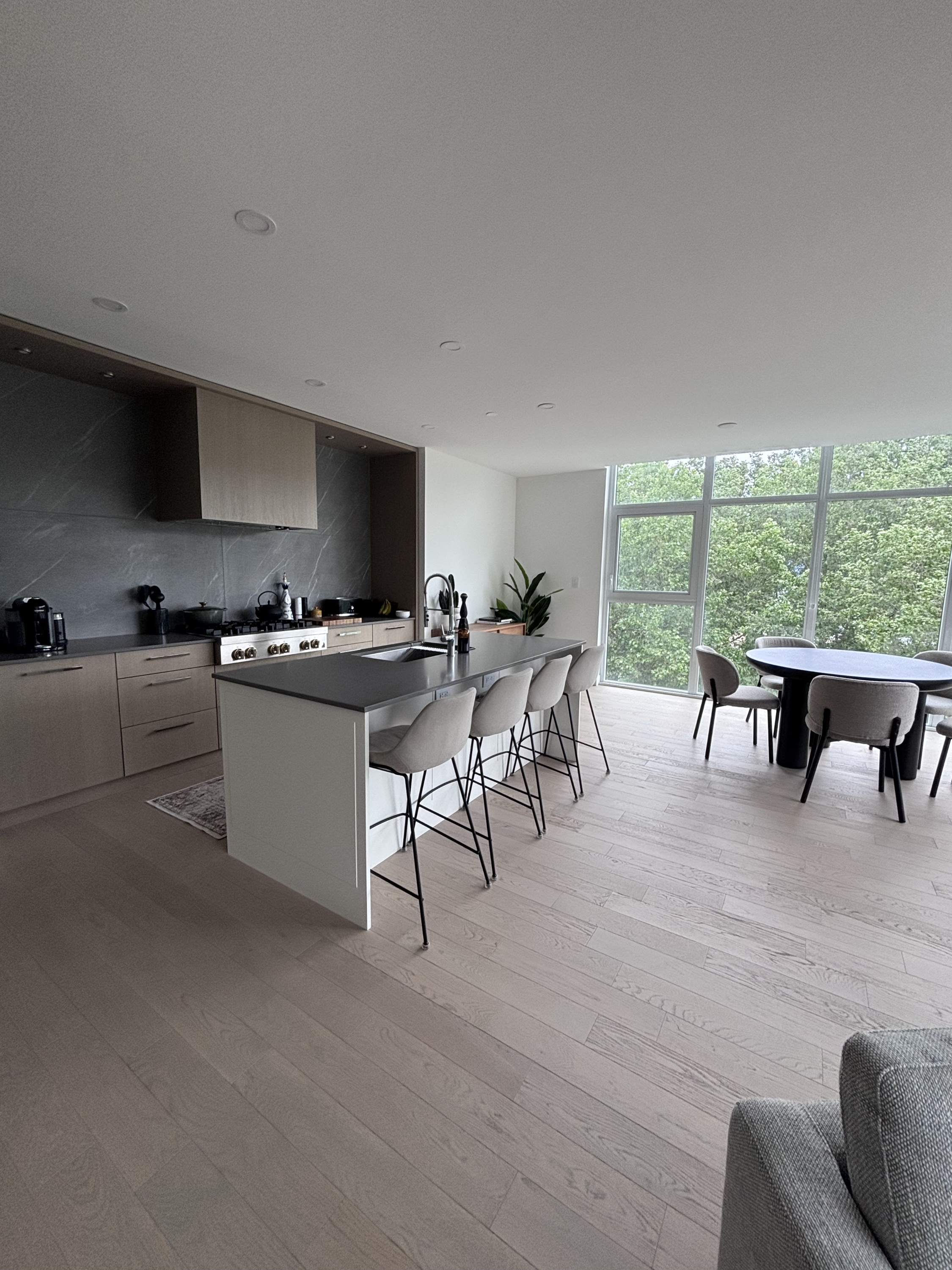 416-3389 Lakeshore Road - 416