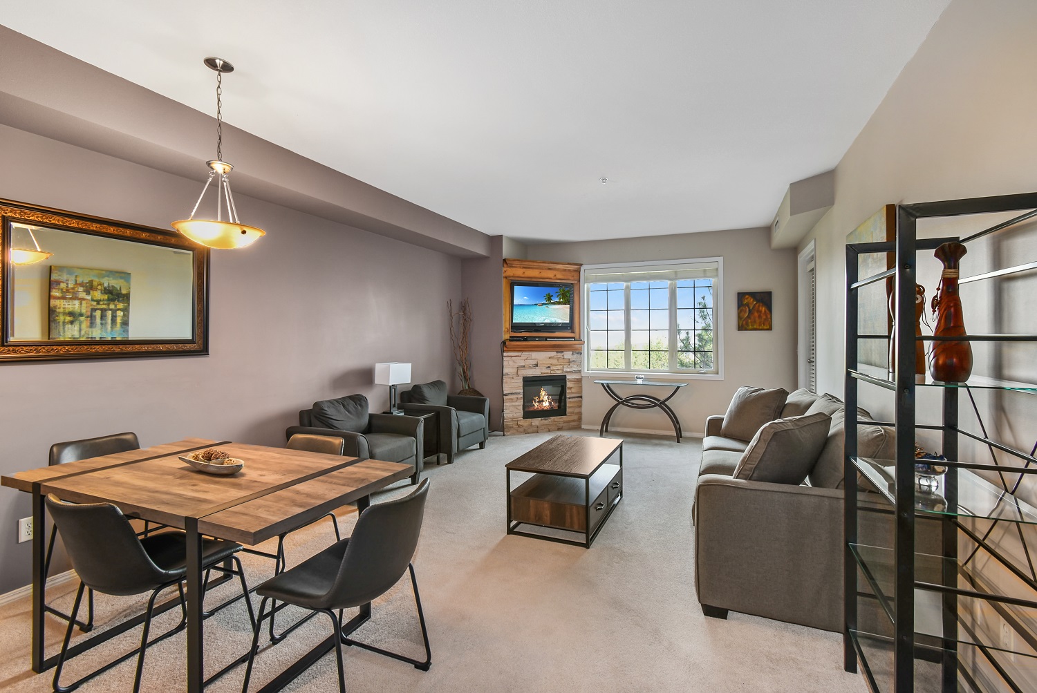 2216-1873 Country Club Drive