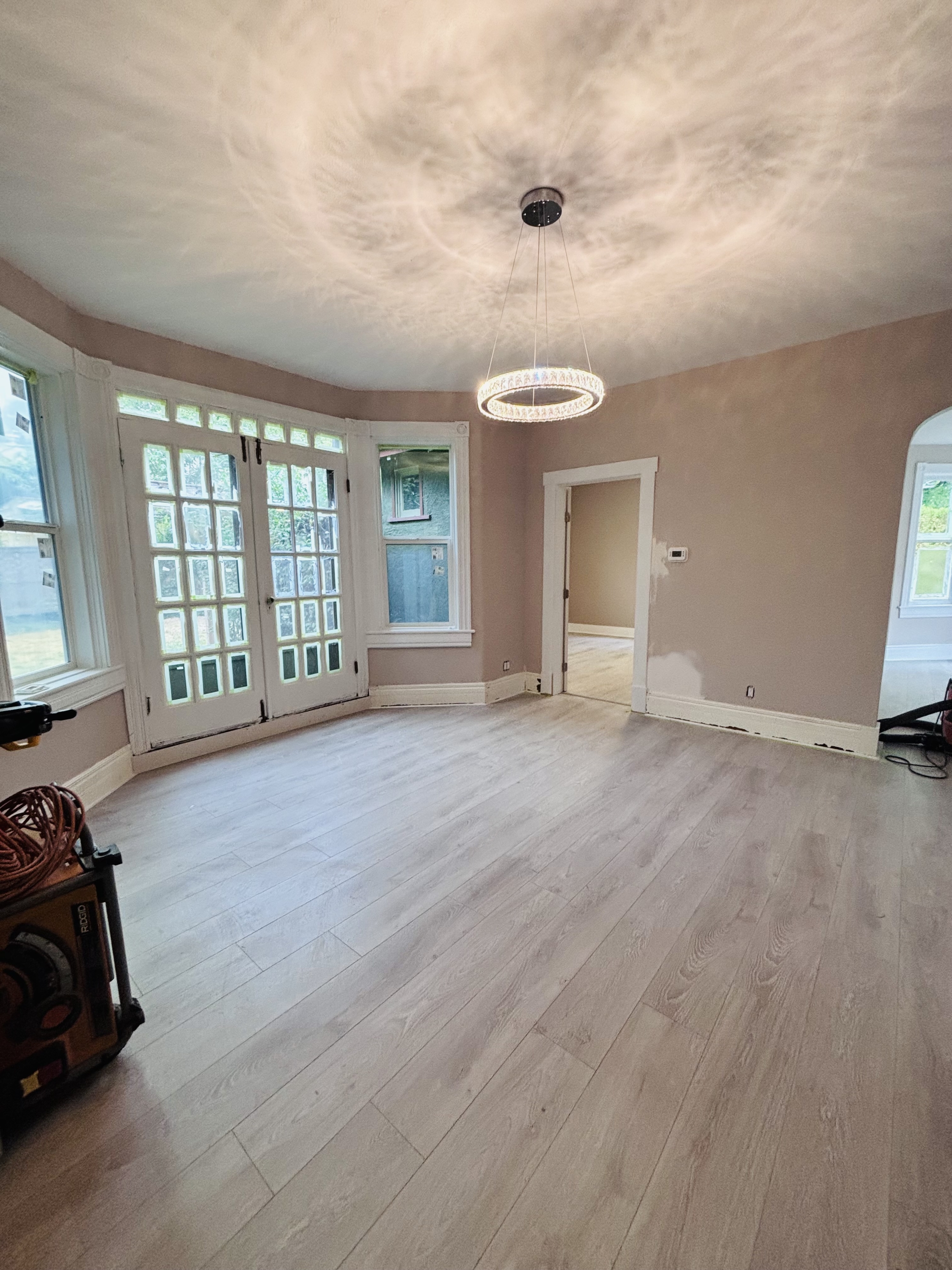 12609 Lakeshore Drive South